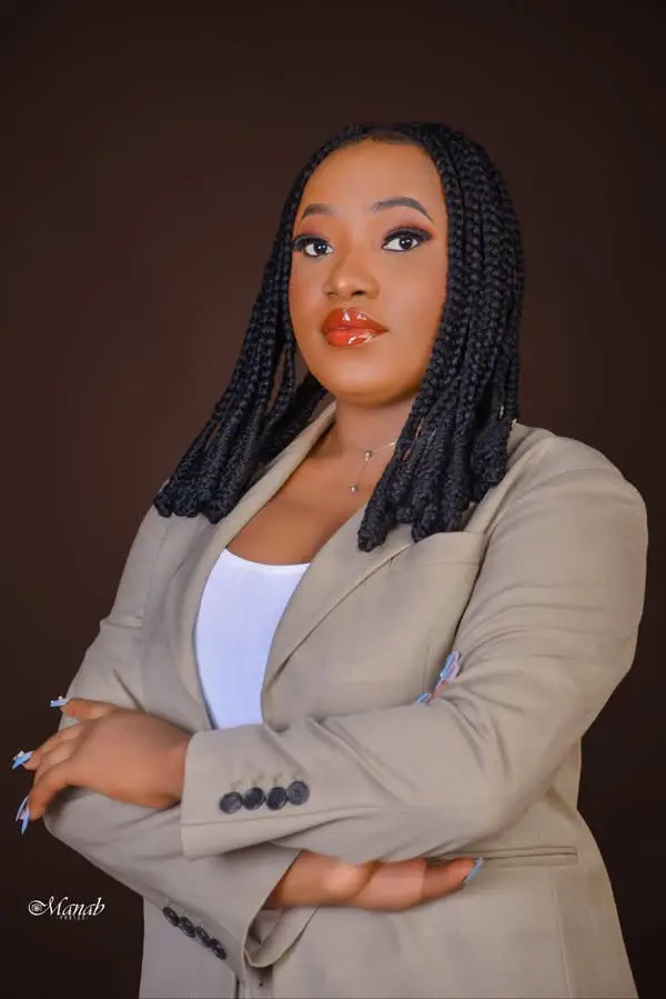 Aleburu Praise  Oloh